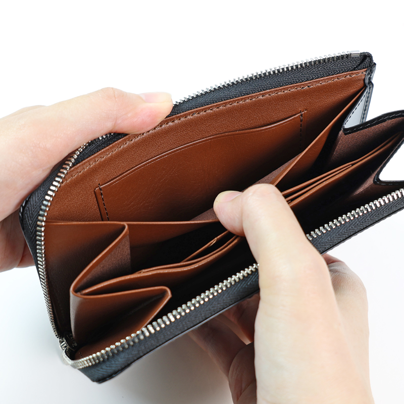 軽くて薄い、コンパクトなのに想像以上の収納力。さとりの「コンパクト